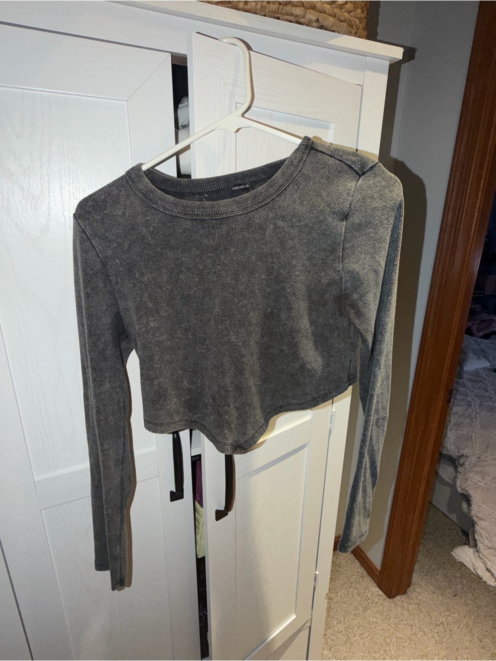Forever 21 Washed Gray Cropped Long-Sleeve Tee